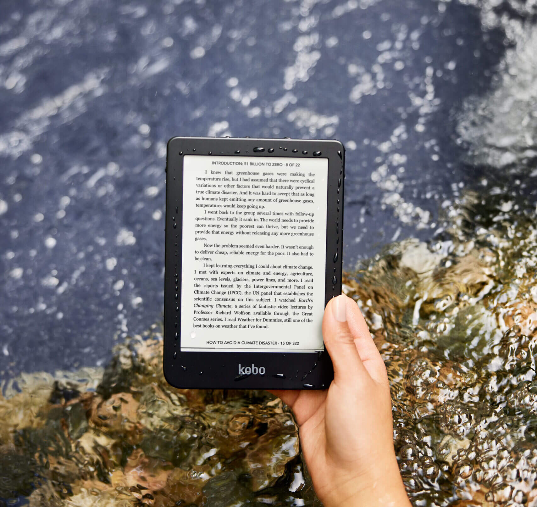 Kobo Clara 2E SHOT 01 HAND DIPPING 0150 Final EN scaled e1663801861107