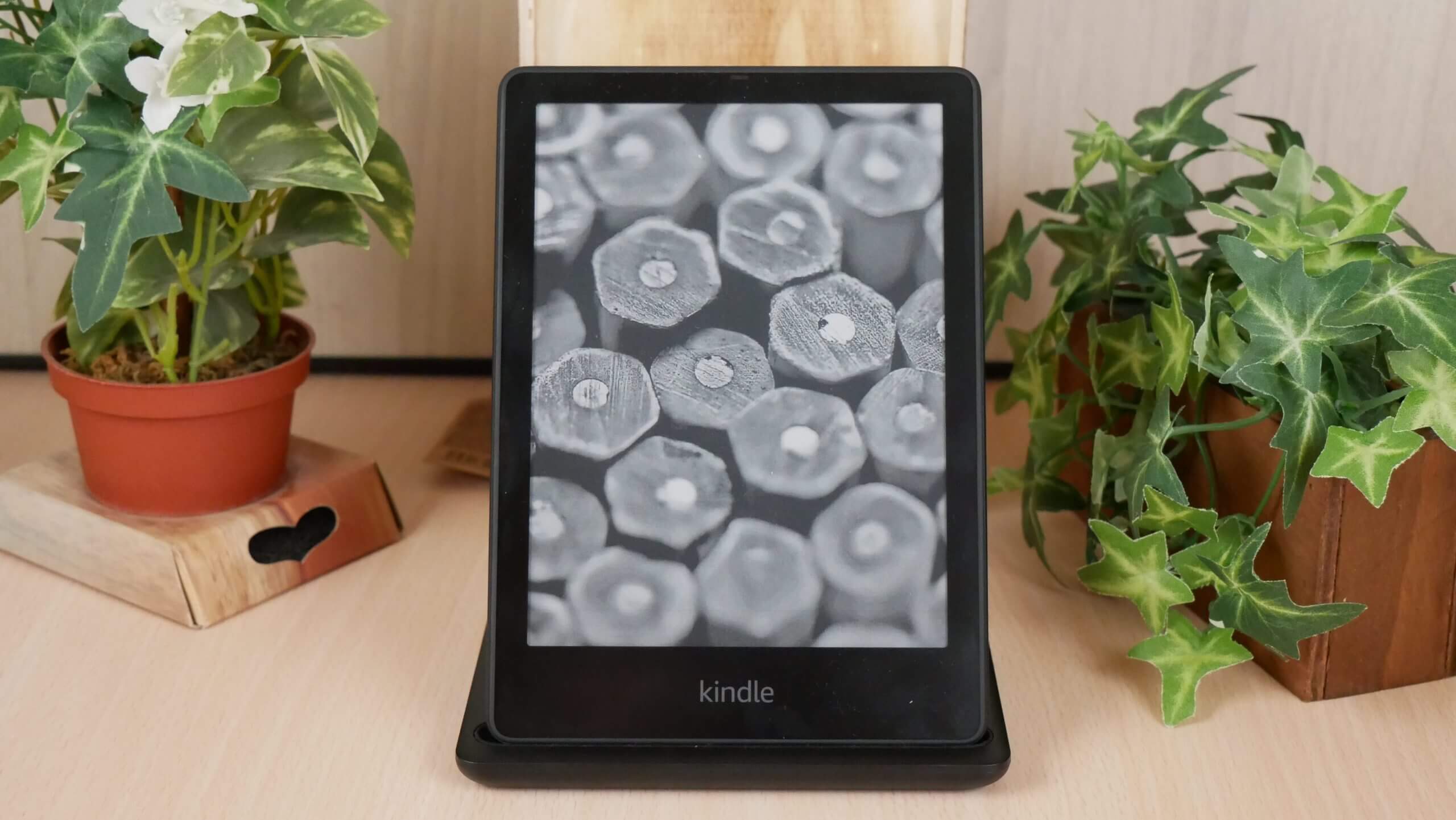 kindle paperwhite signature edition with wireless charging dock