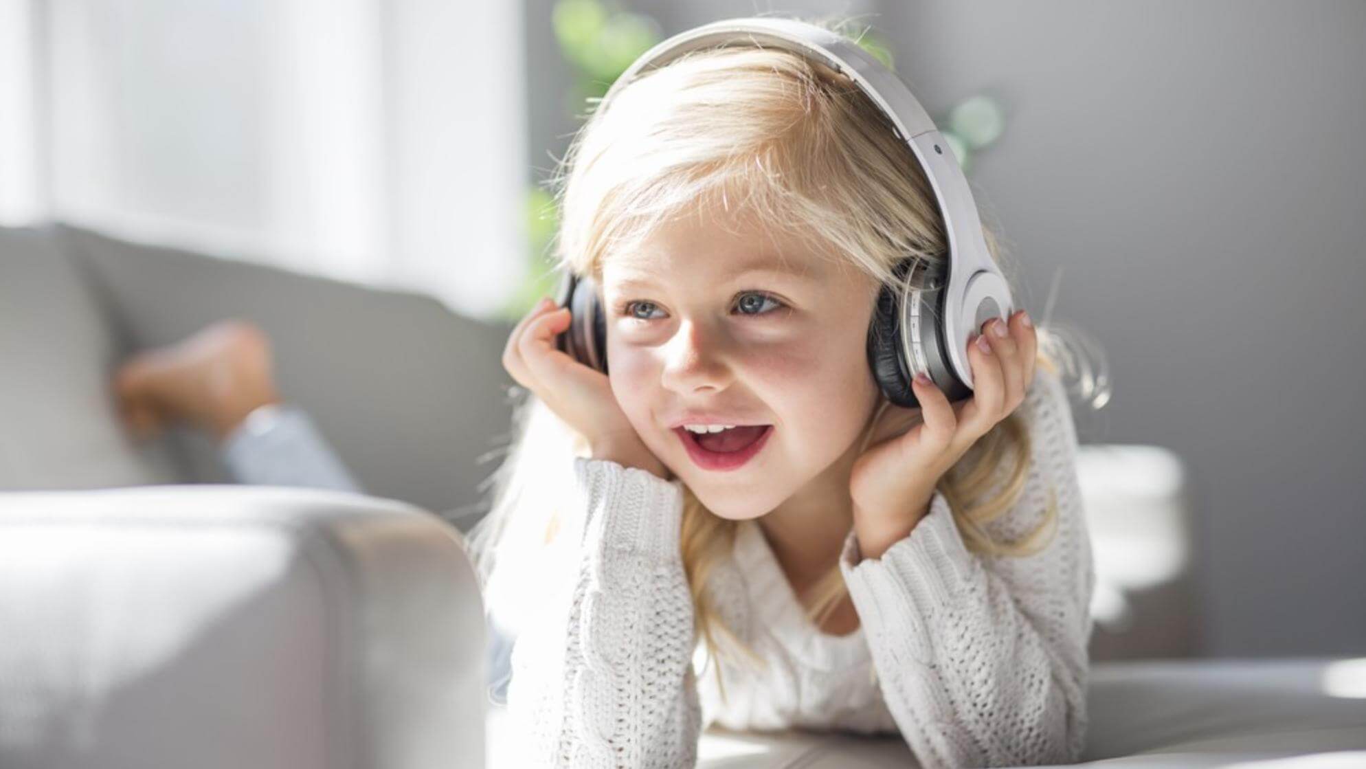 kids listening to audiobooks